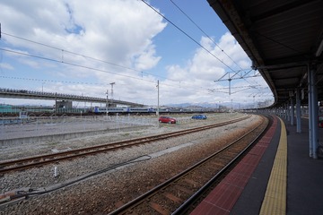 18592
