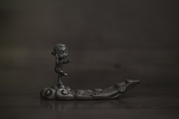39185