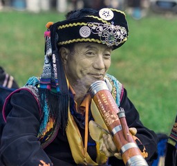 彝族大叔