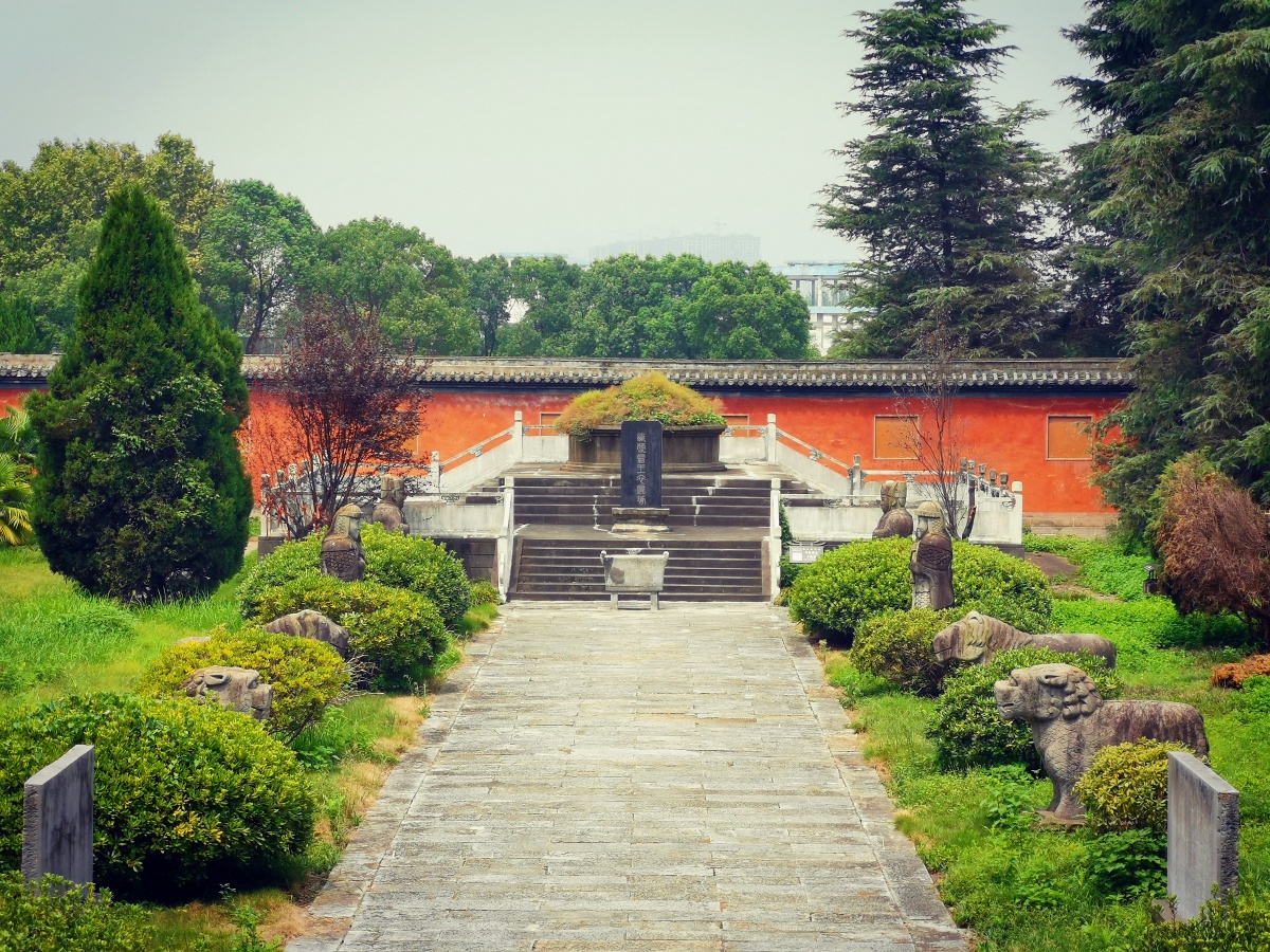 昨天去霸王祠看看西楚霸王的衣冠冢