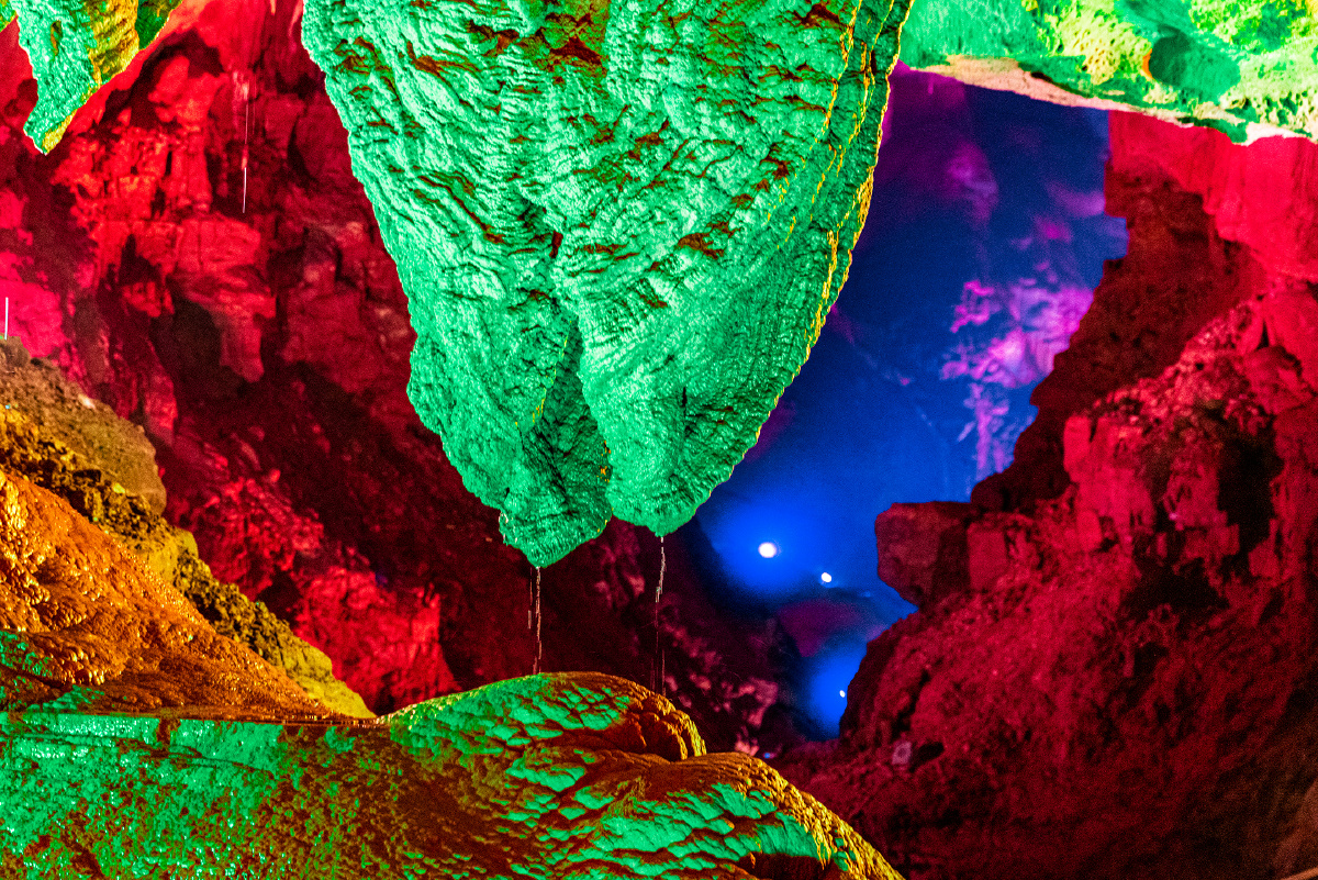 万年神农洞瑰丽无比的洞中世界