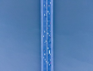 572373