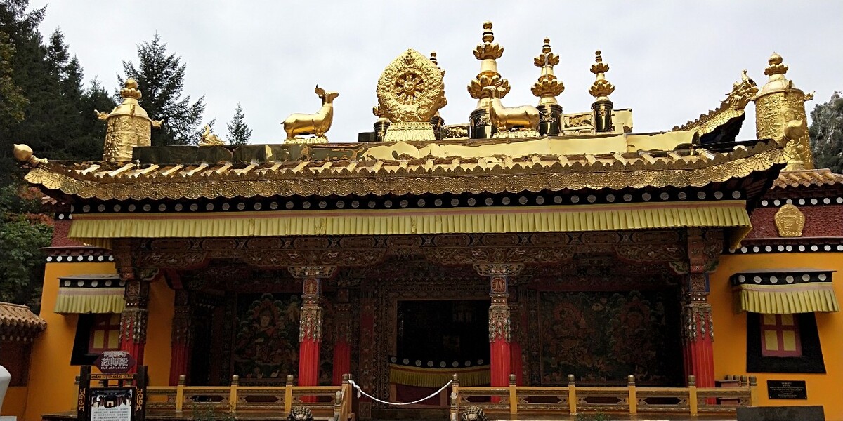 国内最大财神寺