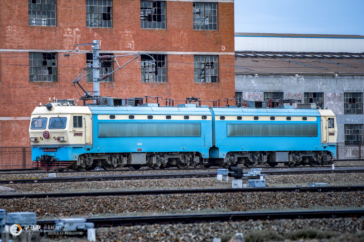 乌局乌段ss4与国徽版df12调机