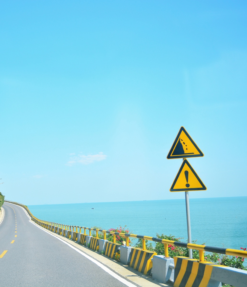 海边公路摄于广东汕头南澳岛