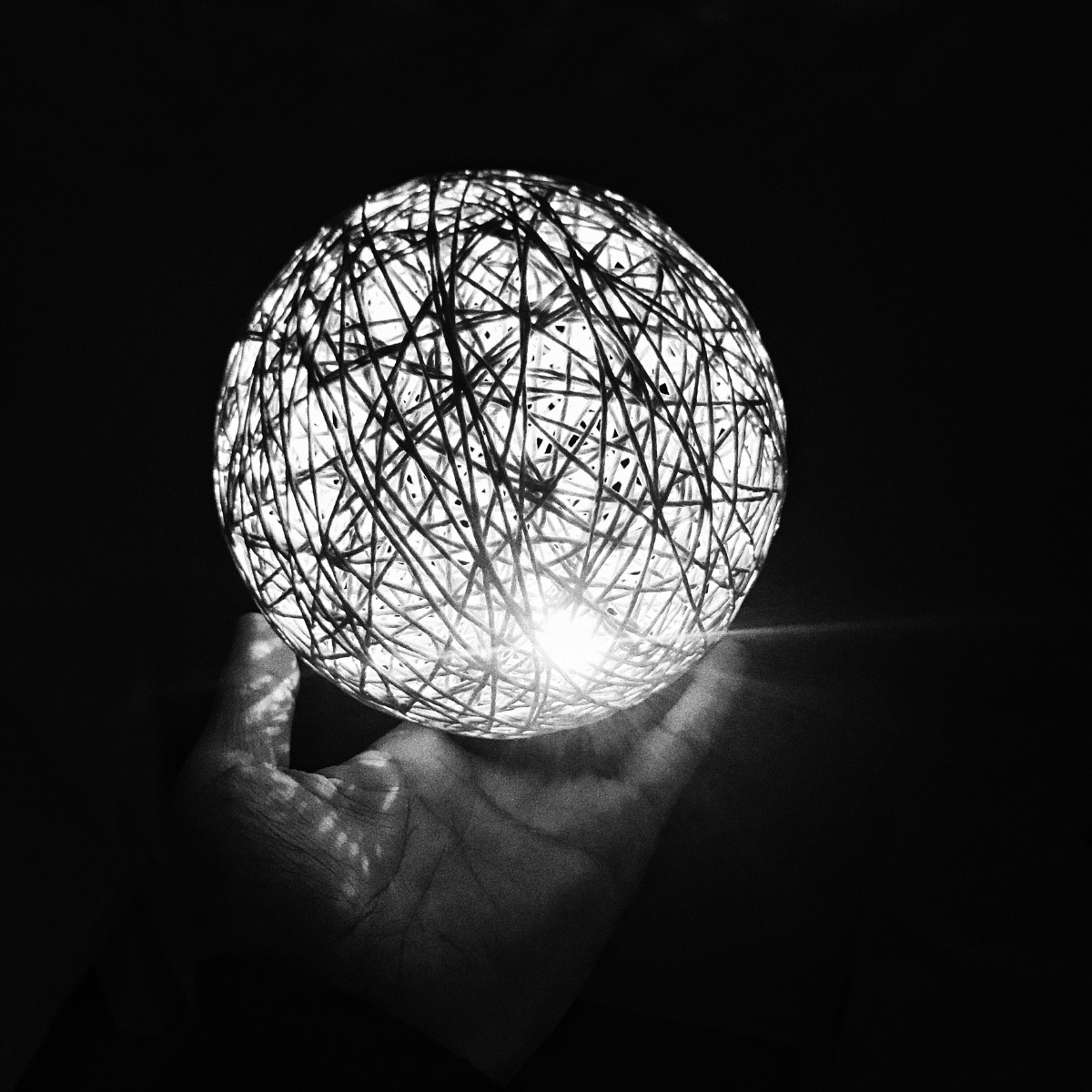 万物皆有裂痕那是光进来的地方