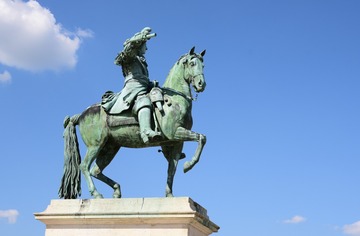 576295