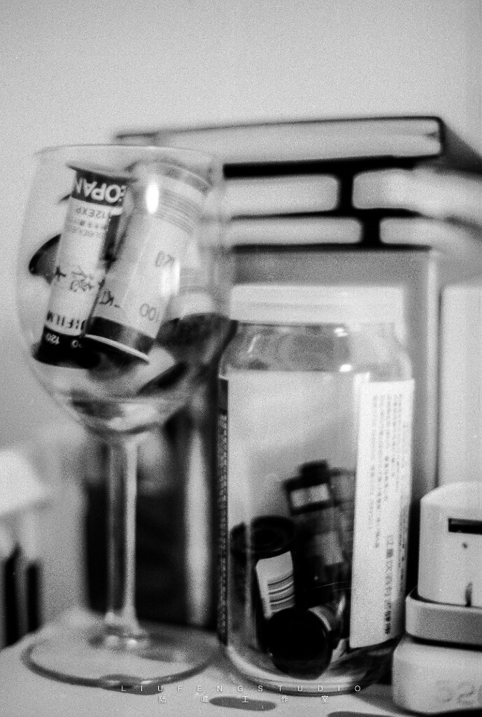 【胶卷】<br />
相机:尼康F3HP+Ai50mm1.4 <br />
胶卷:Fomapan100