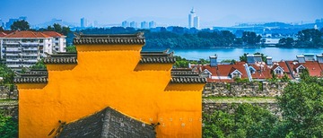 鸡鸣寺外的玄武湖
