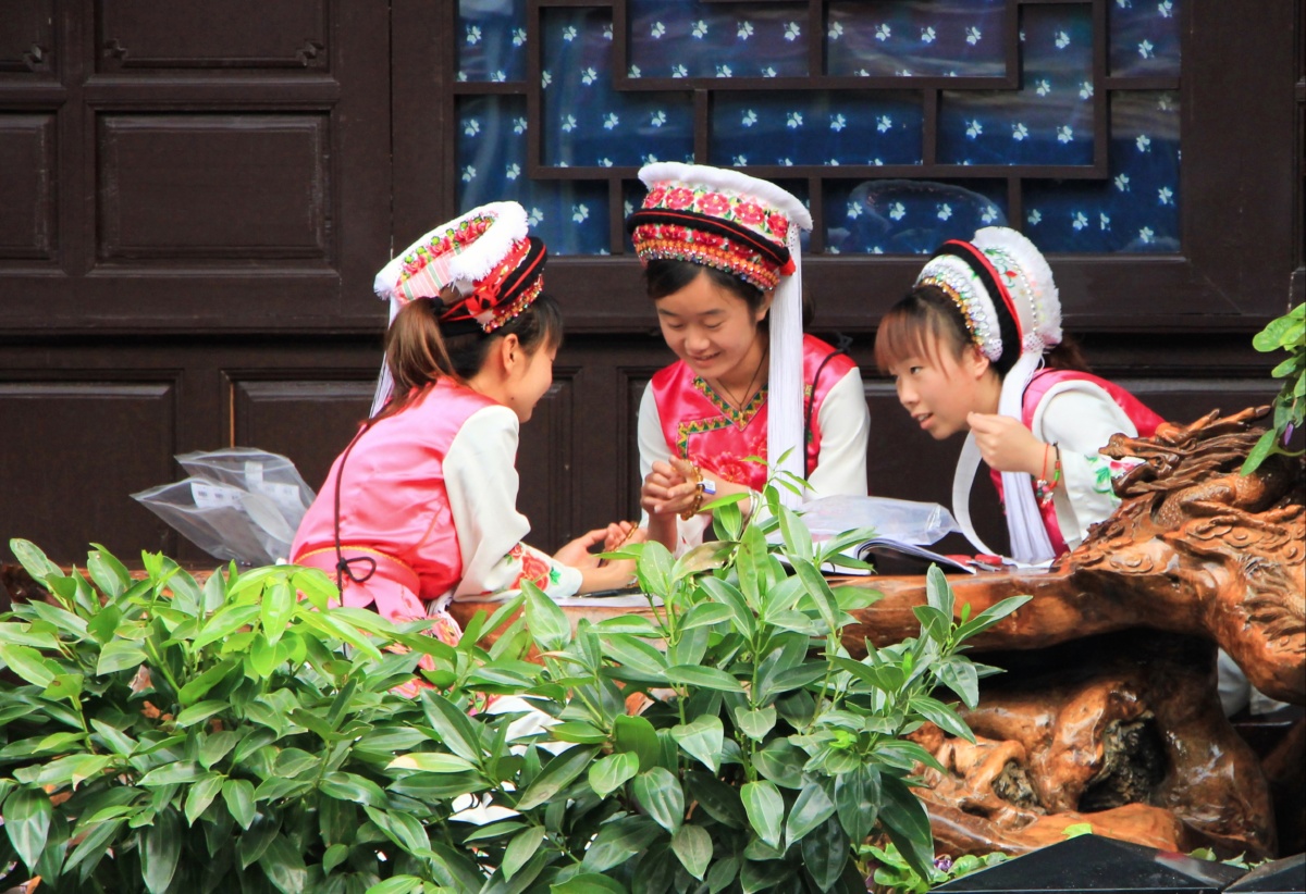 白族少女抓拍于大理