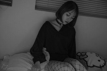 1703381