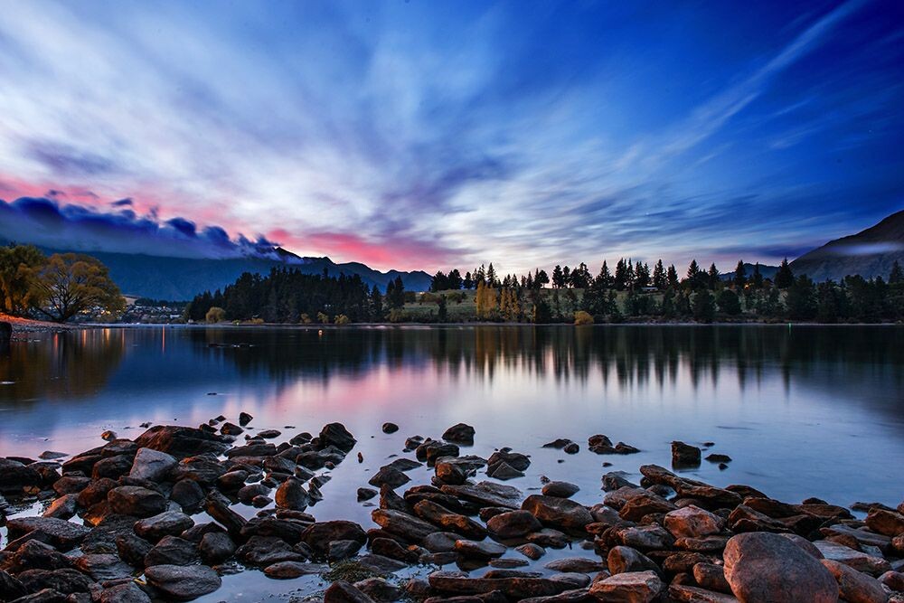 Lake Wakatipu<br />
