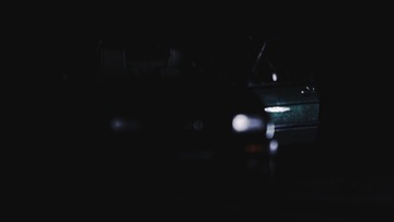 122058