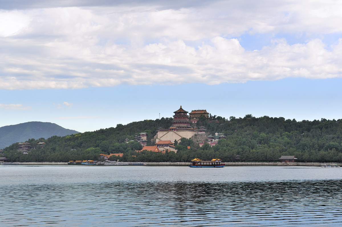 《颐和晨光分外娇》