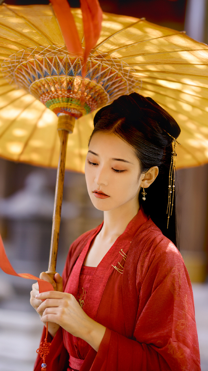 心上人佛前一炷香盼于佳人共手徜眸光流转双手合十