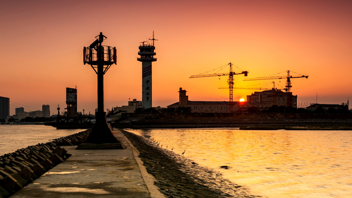 上海,吴淞口.黄浦江,长江,东海交汇处,人称三夹水.秋日