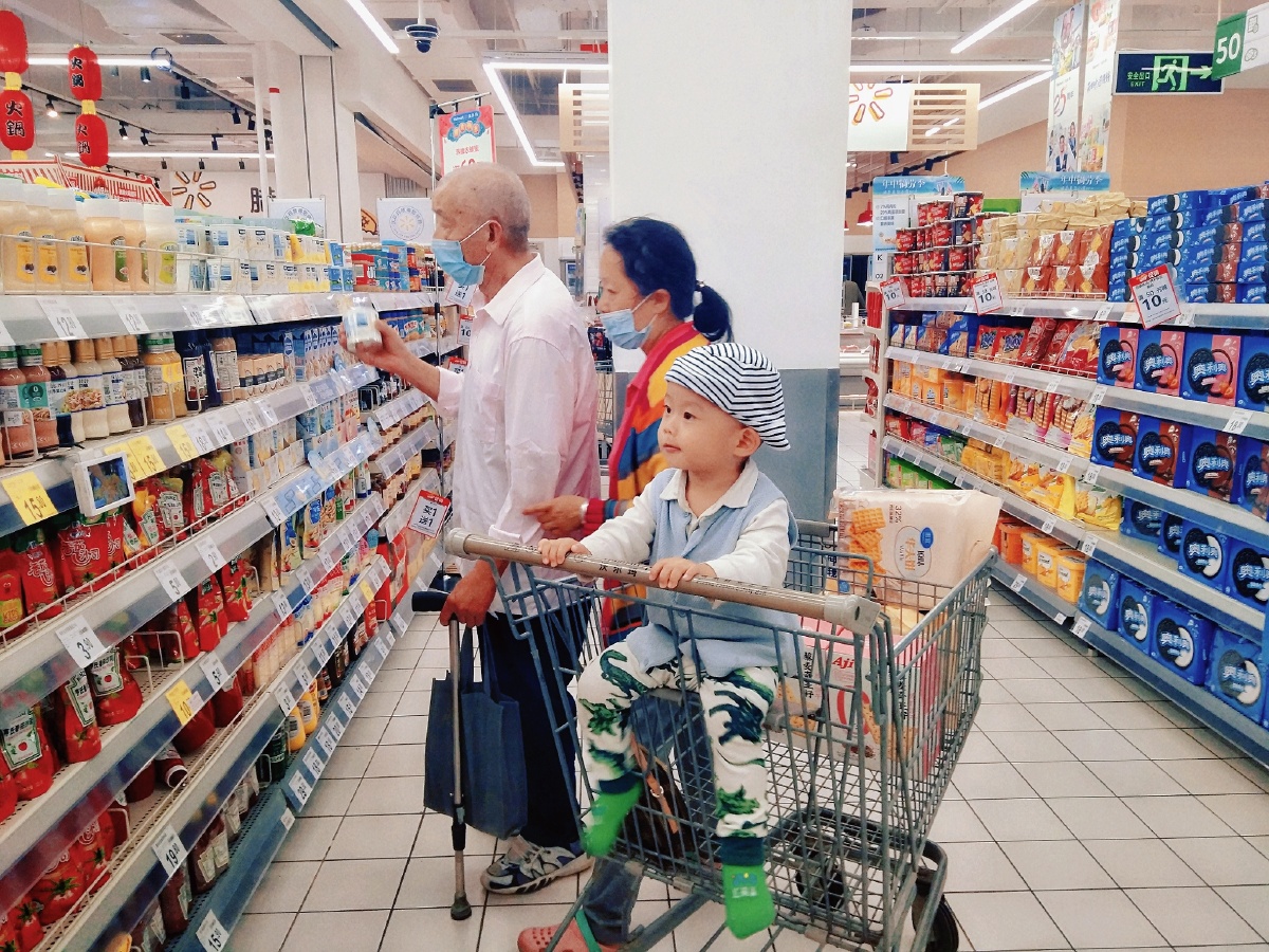 主题奶带宝宝逛商场宝宝看见各种糖摄影赵谢荣奶带宝宝逛商场宝宝看见