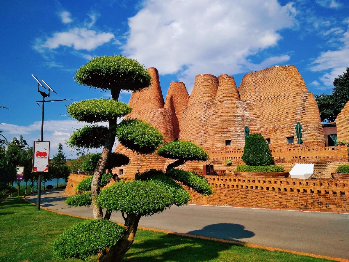 主题:【云南弥勒市——东风韵艺术小镇秋景(十一) 摄影:【赵谢荣】