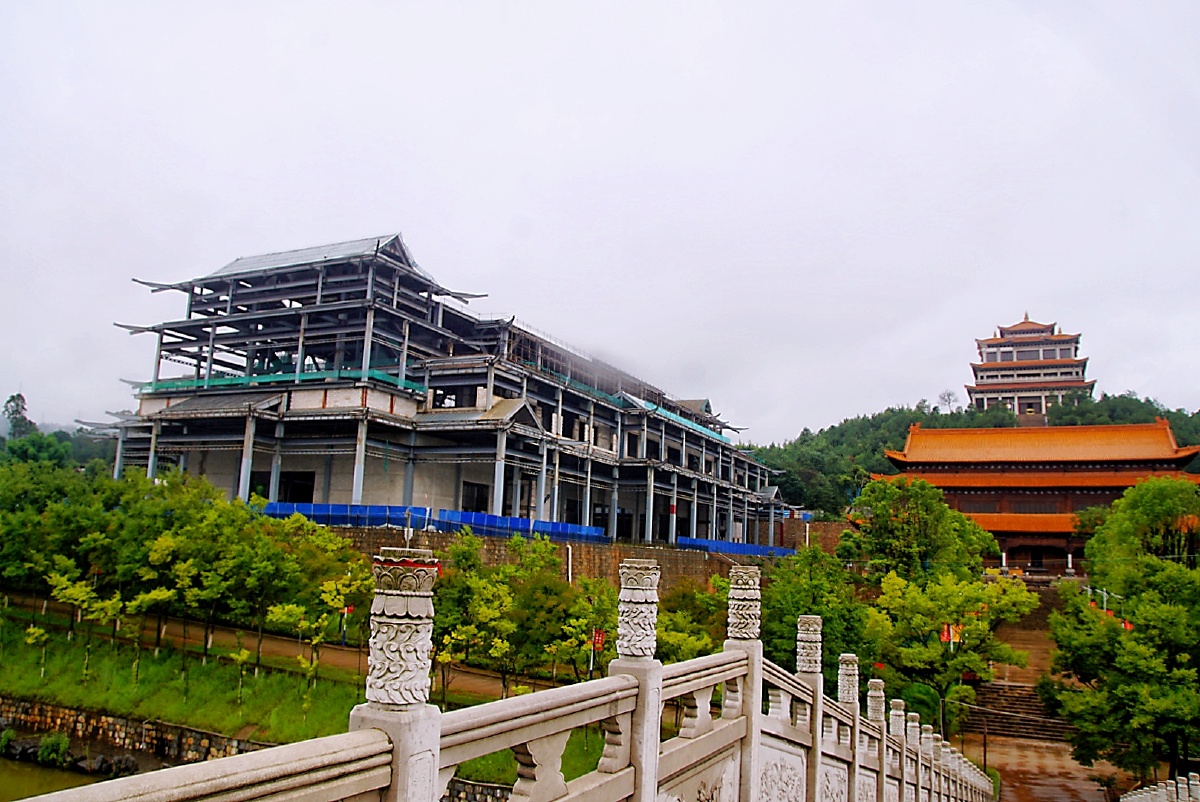 主题云南晋宁宝峰宝泉寺二摄影赵谢荣人杰地灵数宝峰苍松翠柏郁葱葱