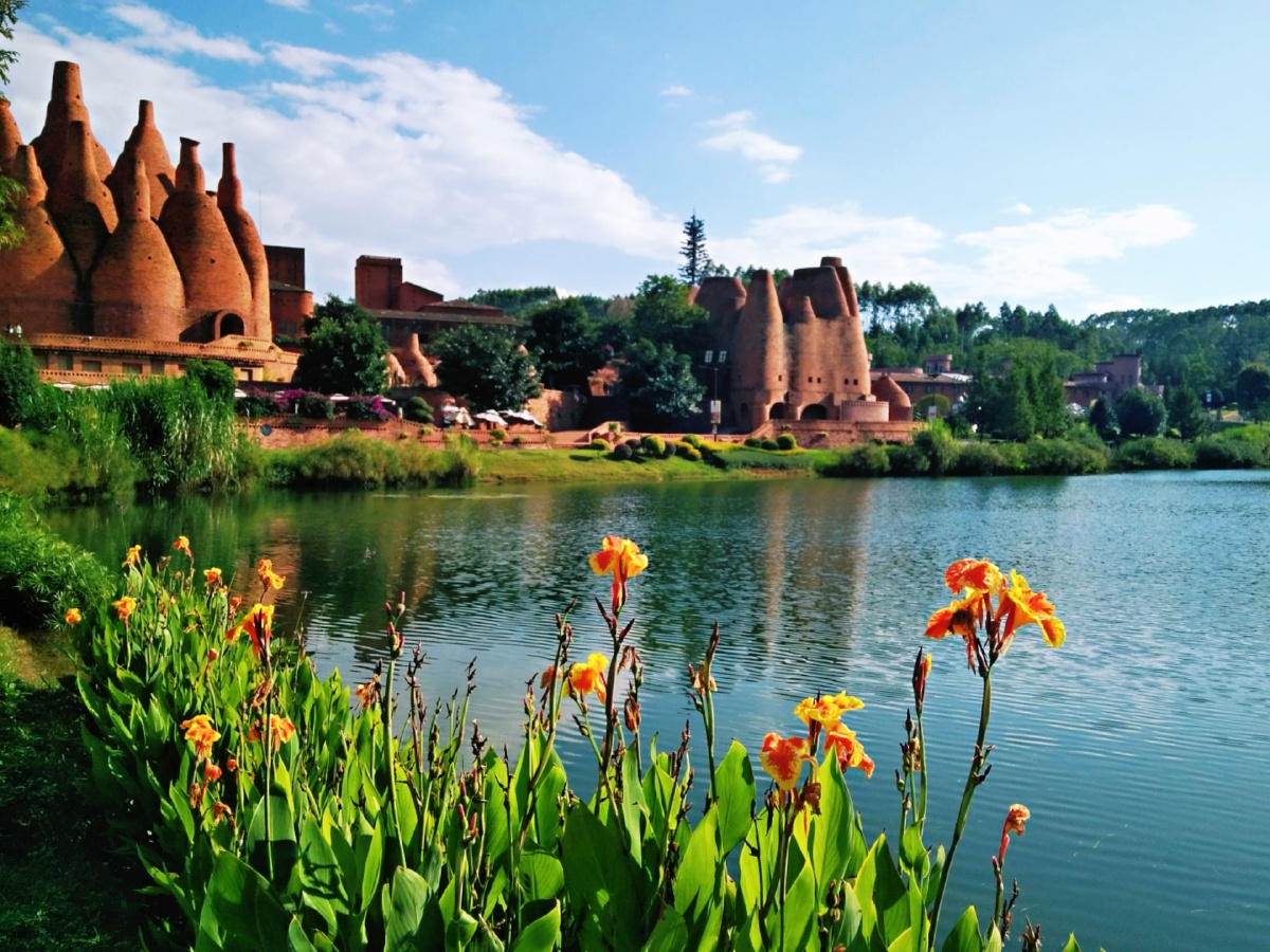 主题:【云南弥勒市——东风韵艺术小镇秋景(六) 摄影:【赵谢荣】