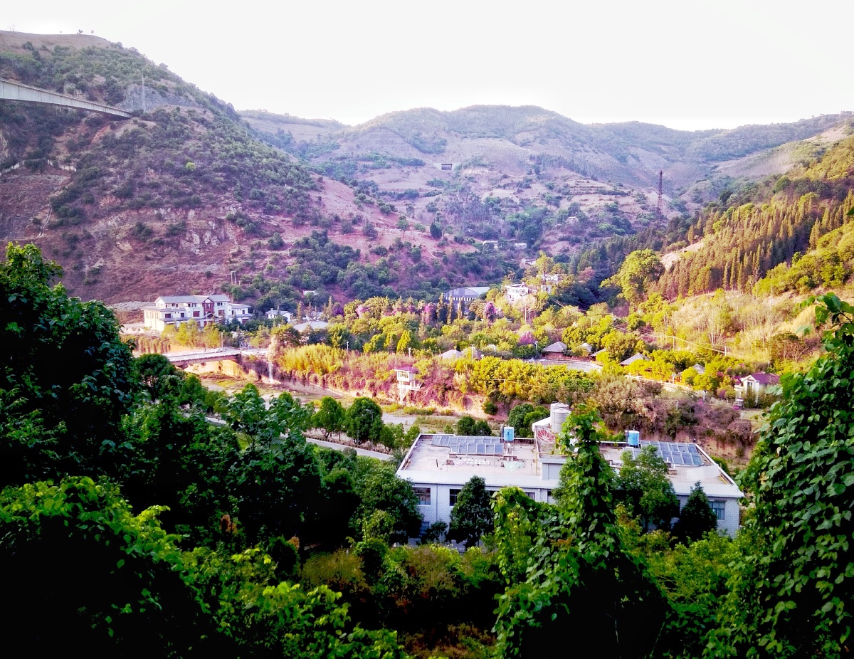 主题云南宜良柴石滩水库夏景摄影赵谢荣