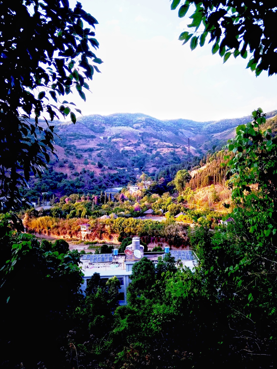 主题云南宜良柴石滩水库夏景摄影赵谢荣