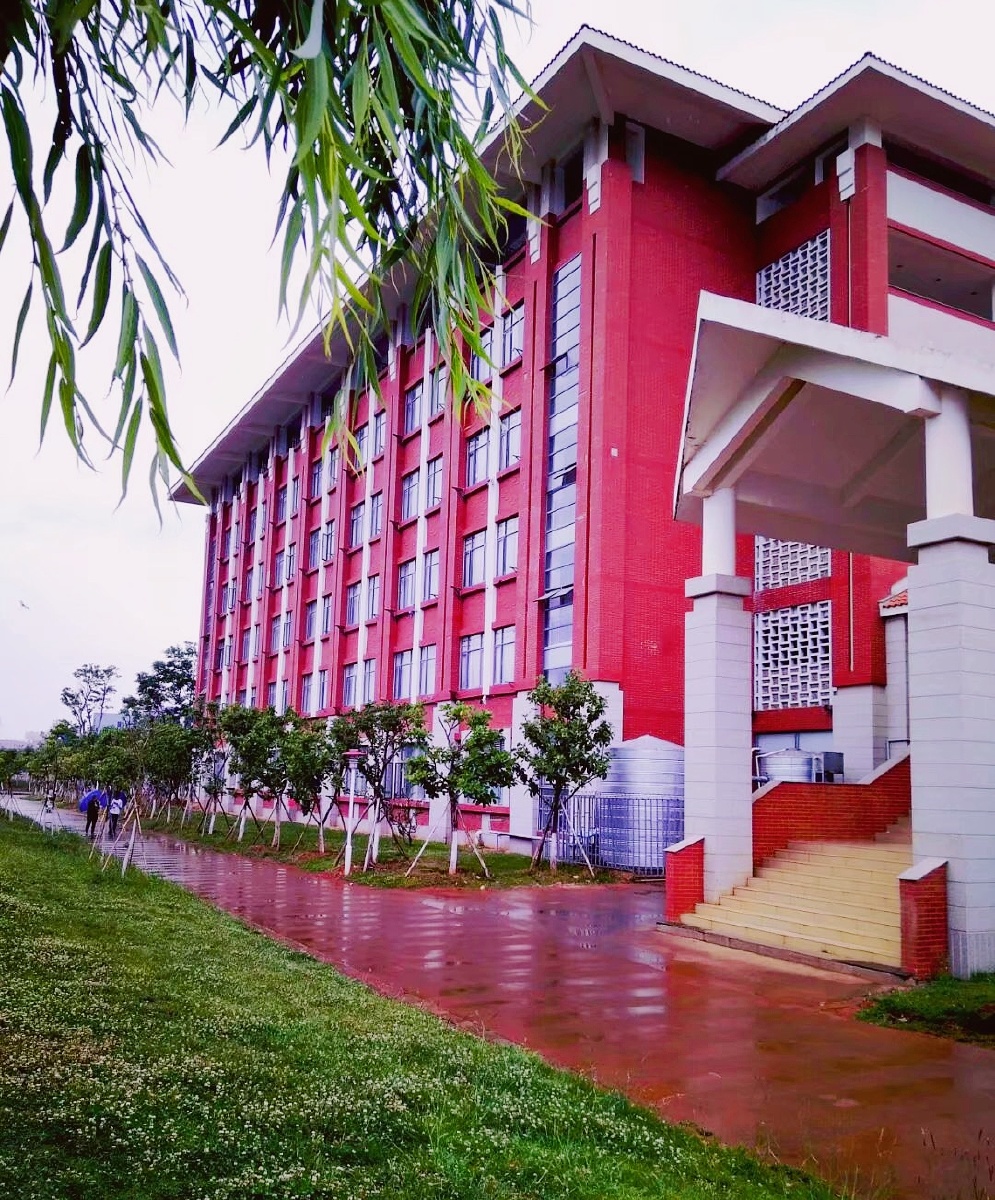 主题云南民族大学景色摄影赵谢荣