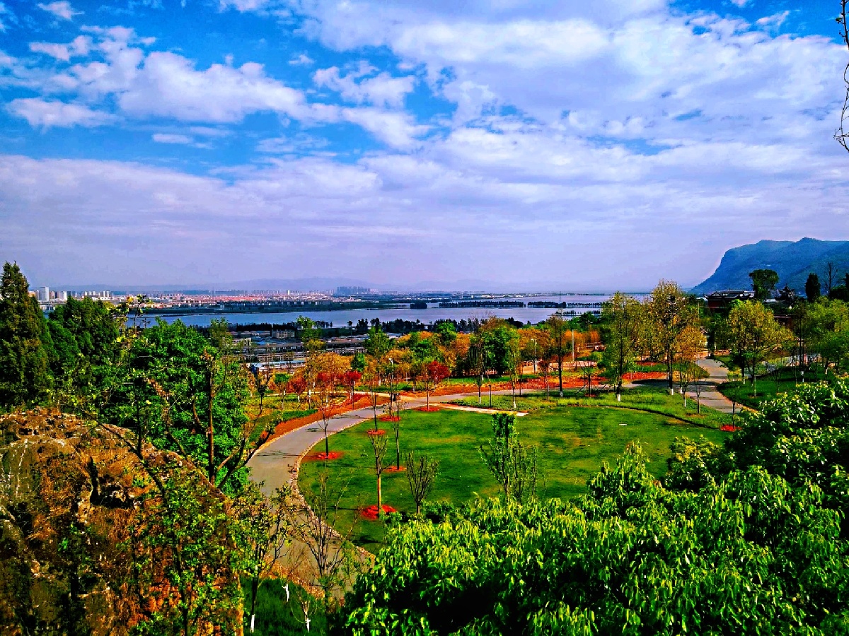 主题昆明阳光城滇池半山景色二摄影赵谢荣