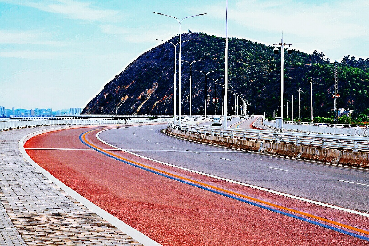 主题:【昆明——滇池南岸光观大道】摄影:【赵谢荣】