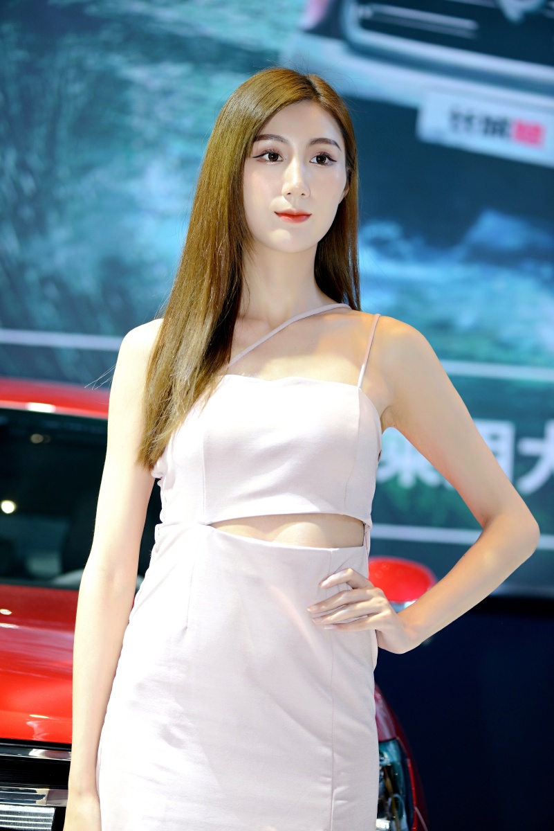 美女车展车模,模特很漂亮,很性感,身材不错!