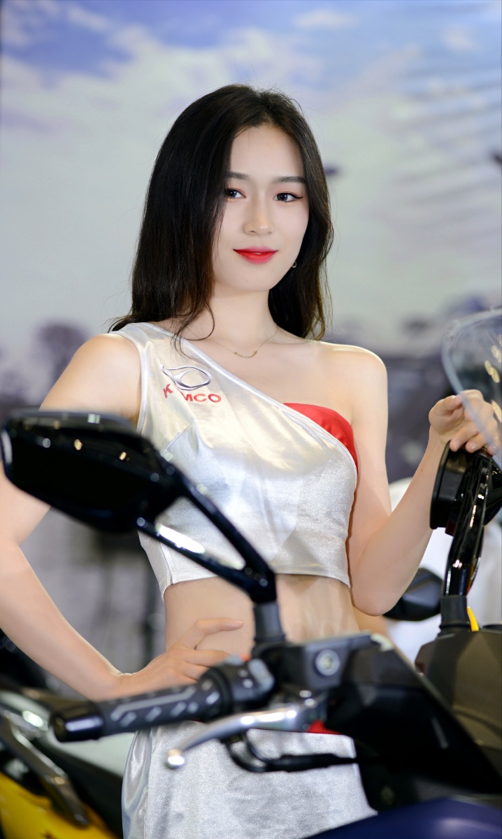 车展车模很漂亮美女摩托车女郎性感迷人