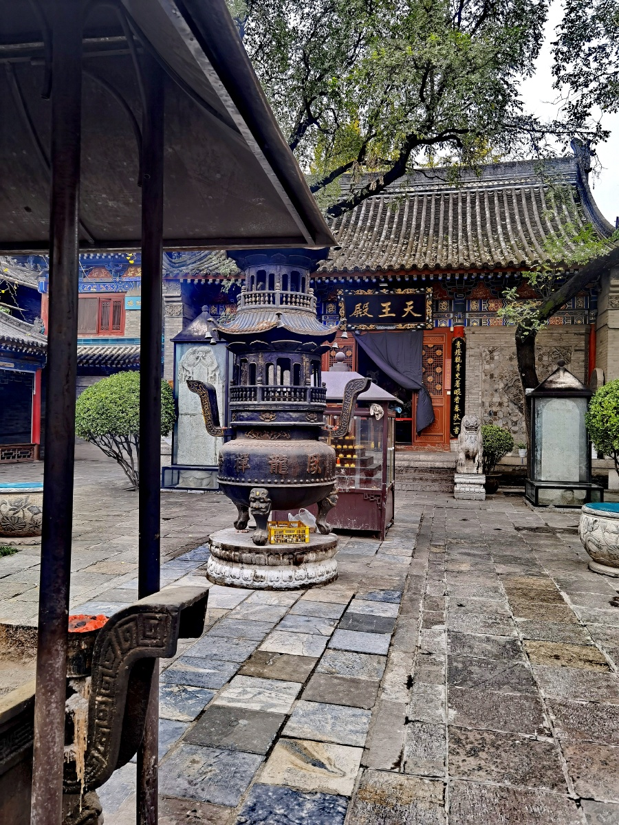 西安卧龙禅寺天王殿修禅旅游好地方