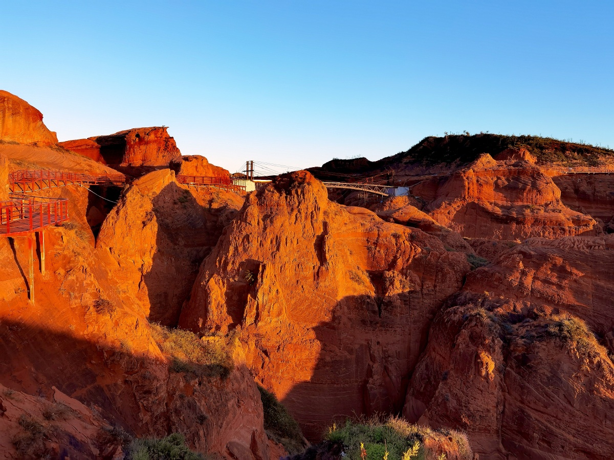 波浪谷陕北好风光之靖边波浪谷日出丹霞地貌地质奇观光影俱佳旅游好