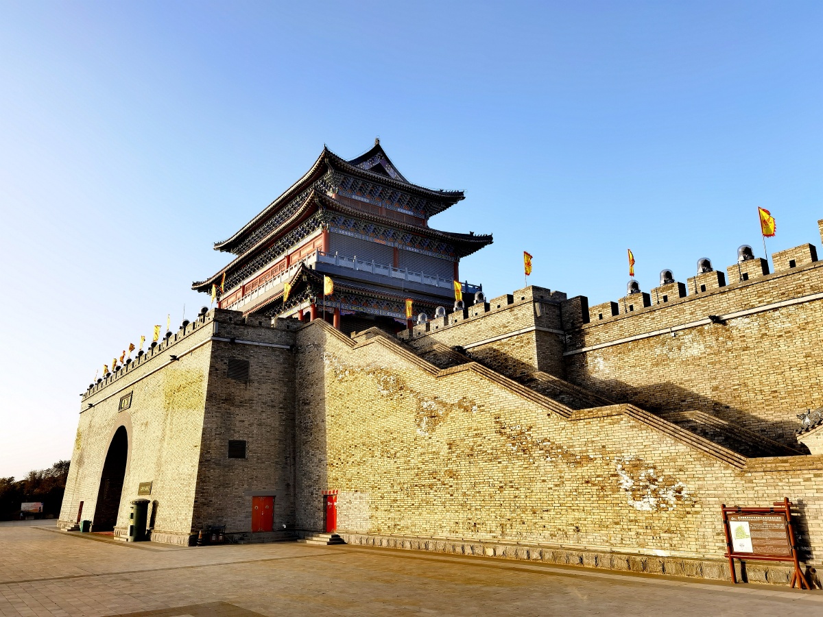 宁夏省吴忠市盐池县长城关仿古城楼旅游公园