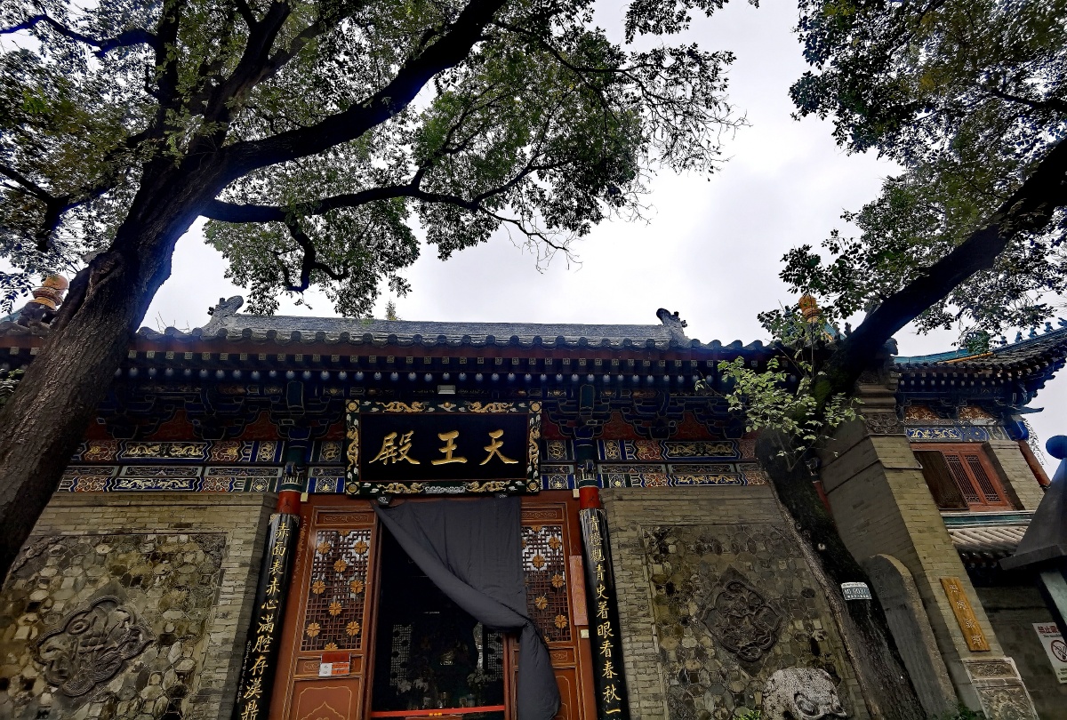 西安卧龙禅寺天王殿闹市区的寺庙清修好去处