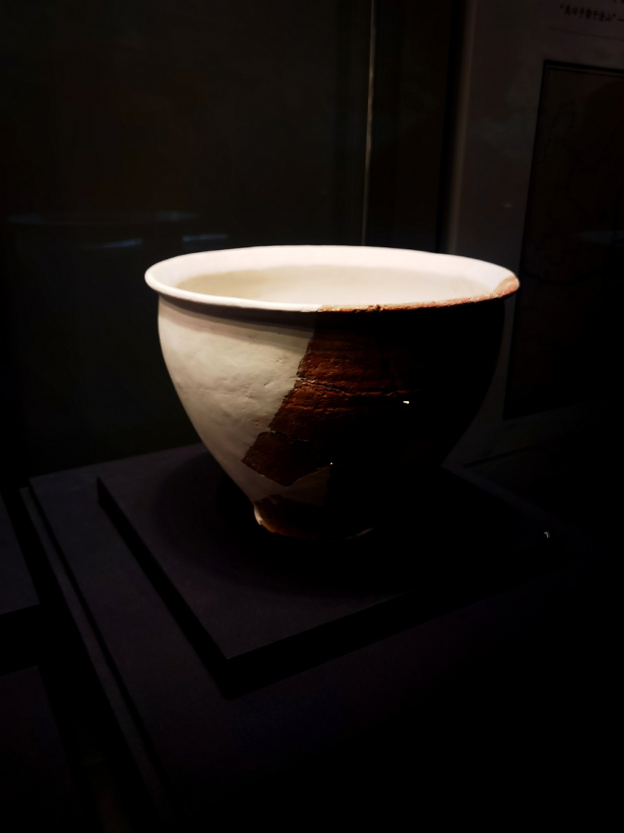 河南洛阳偃师市二里头文化遗址博物馆陶器一组