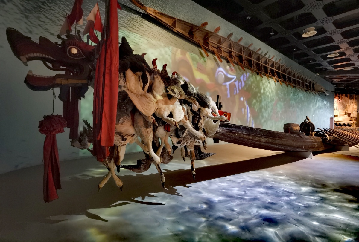 贵州省博物馆展品古龙舟民俗文化