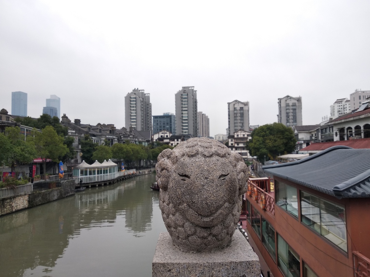 妙光桥,生肖碑,12个生肖立桥头.是不是很奇特?