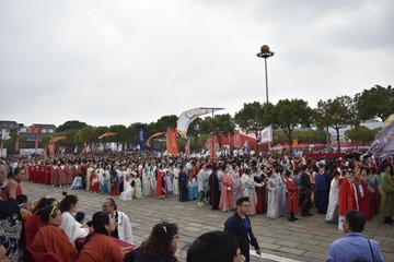 189030