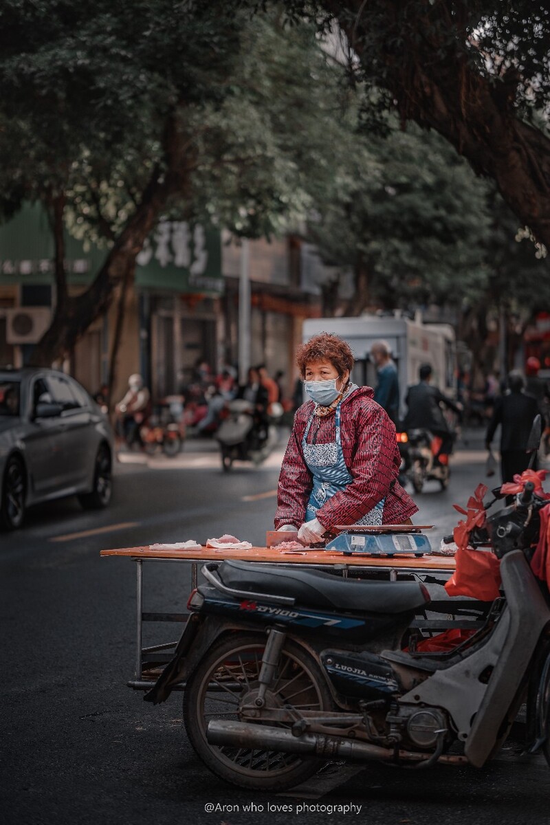 卖猪肉的阿姨