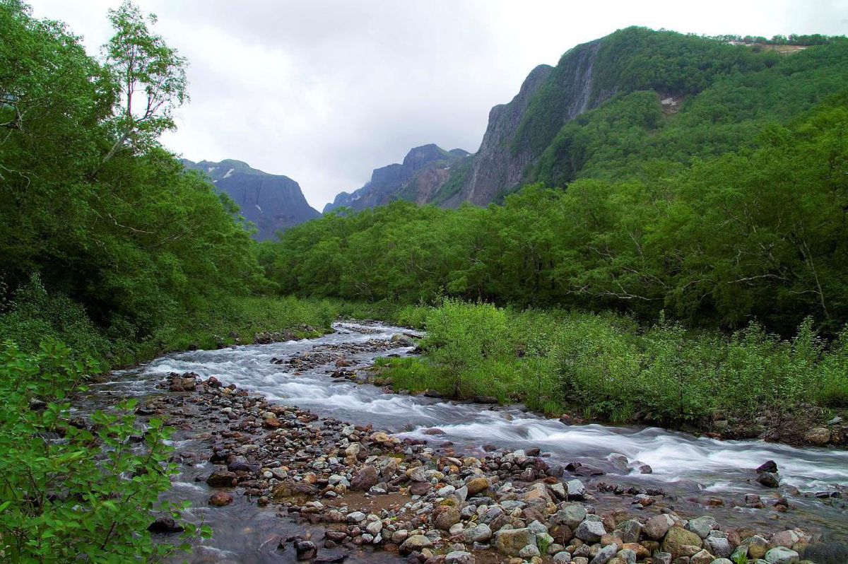 长白山u形谷地带拍摄