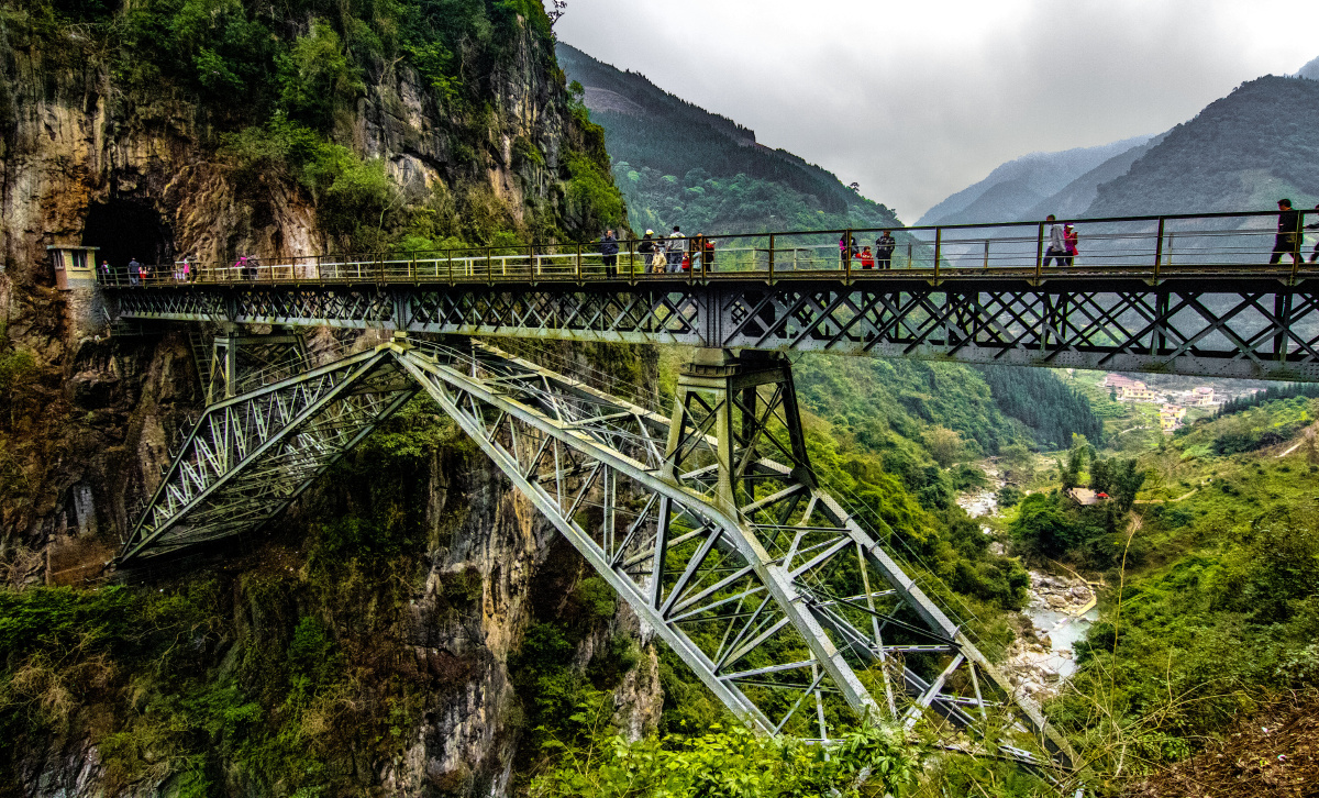 云南五家寨铁路桥人字桥雄姿