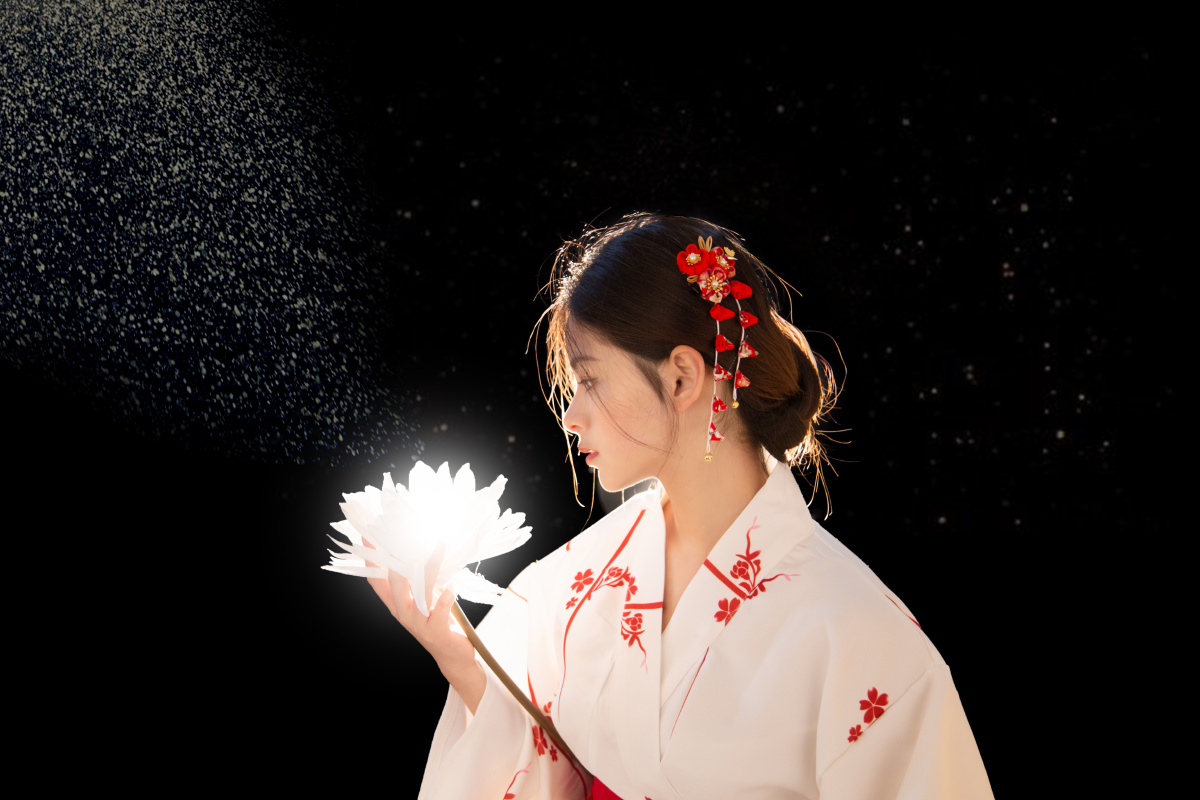 神明少女你的眼里满是星辰