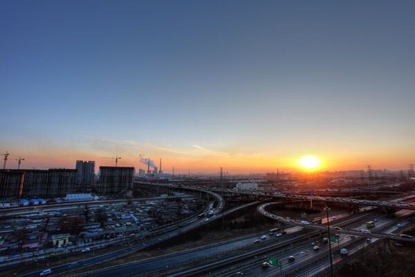 _MG_0500_HDR<br />
北京是一座孤独的城市,虽然她每时每刻都是新鲜的,哪怕是故乡,我也并不留恋,但却时刻迷恋着她。