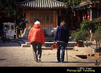 丽江的旅人