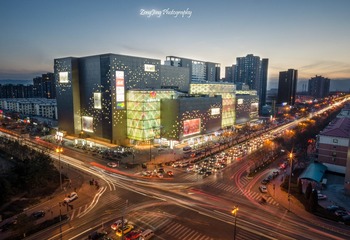 夜幕下的万科商场