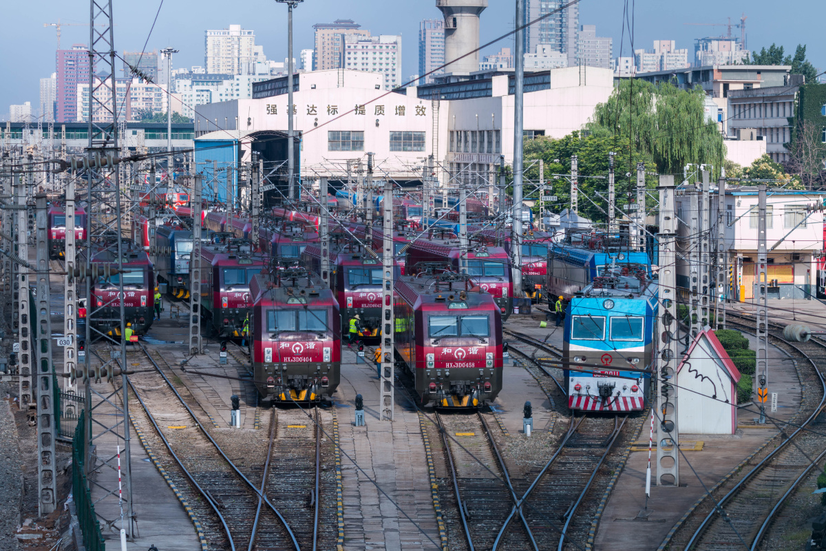 西安局特辑西安站客运机务段