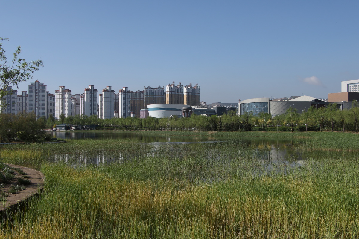 定西市人工湖景色