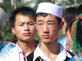 642715