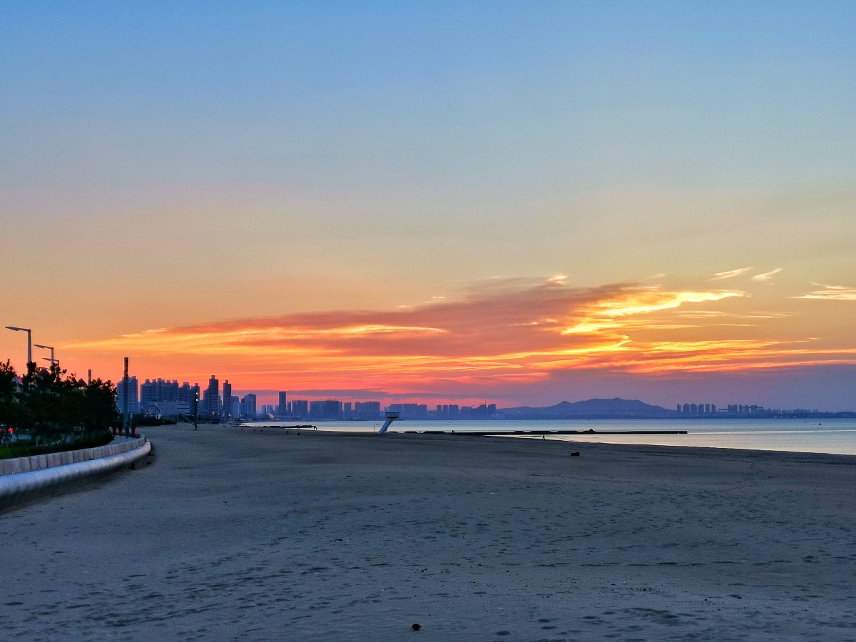 烟台开发区金沙滩海滨夕阳